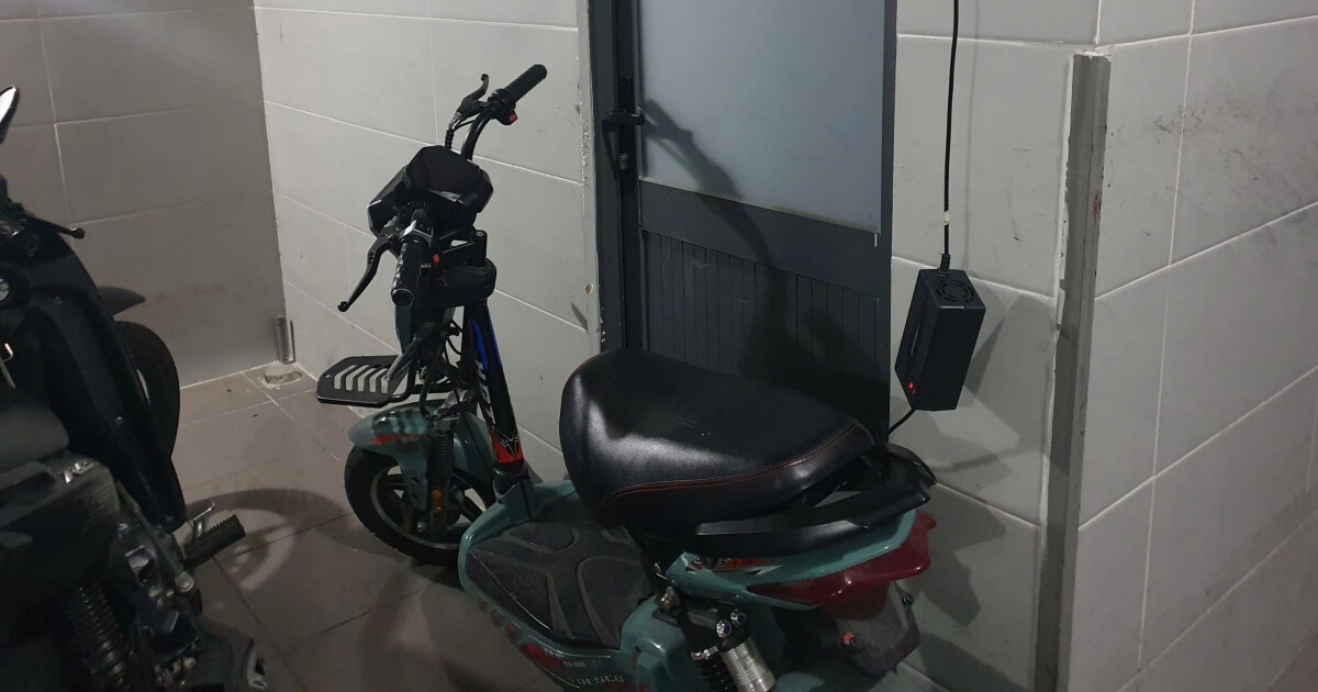 cháy xe điện trong nhà