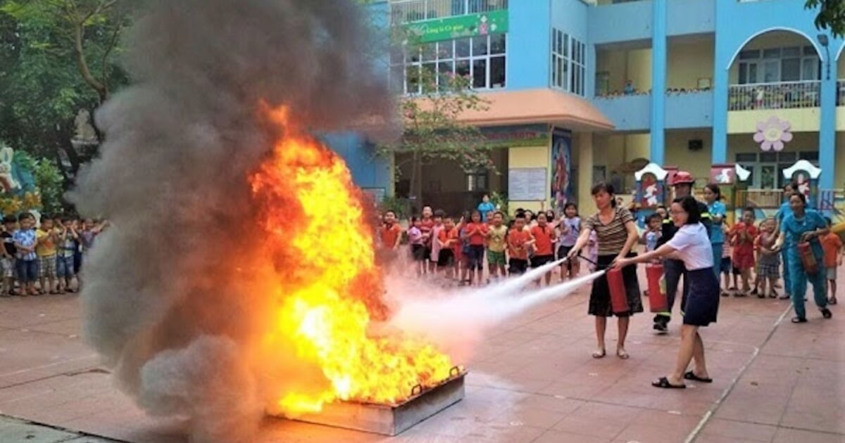 vai trò bình chữa cháy trường học