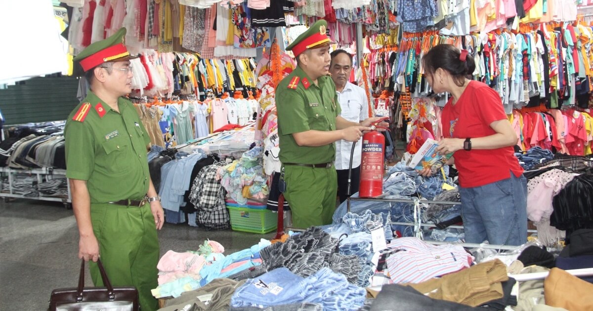 pccc cửa hàng quần áo